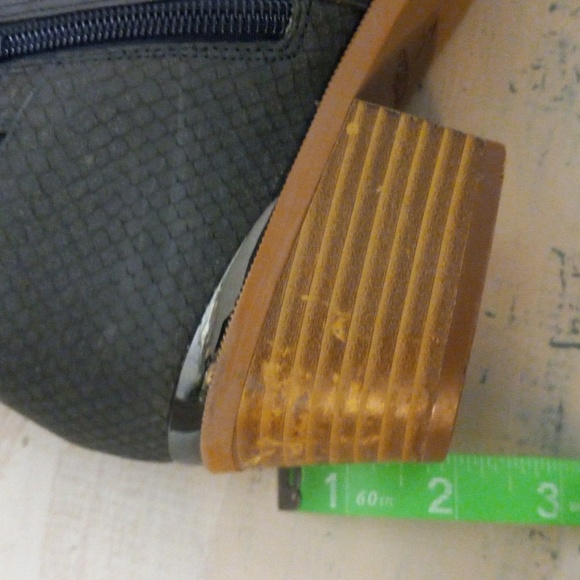 Simply Vera Vera Wang Vienna Blue, Pointed Toe, Inside Zip, Ankle Boots - Picture 8 of 16